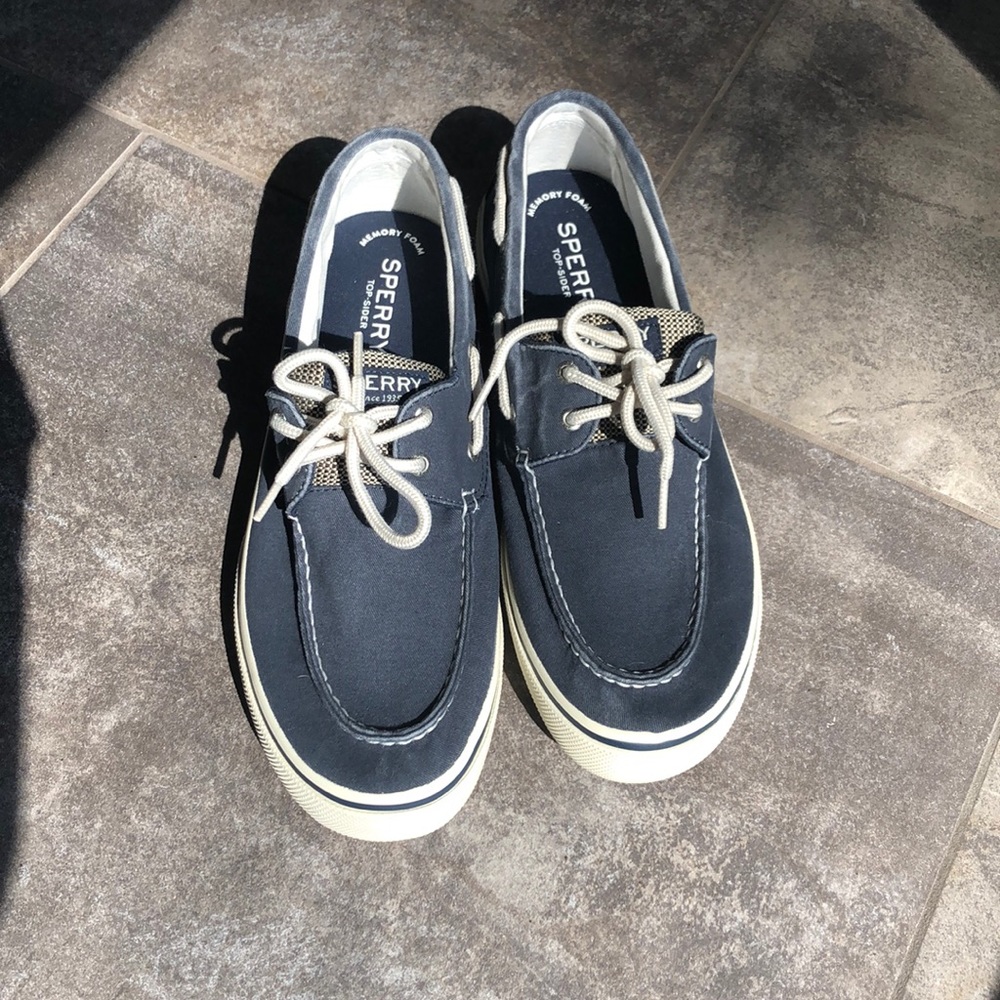 Men’s Sperry Canvas boat shoe in blue. NEW
